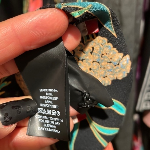 Kate Spade Blossom Floral Ruffled Black cold shoulder dress - Picture 8 of 8